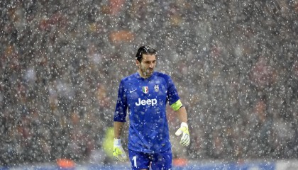 爱爱游戏-亚冠联赛中国青年队战胜 球迷现场气氛热烈，青年队打亚冠