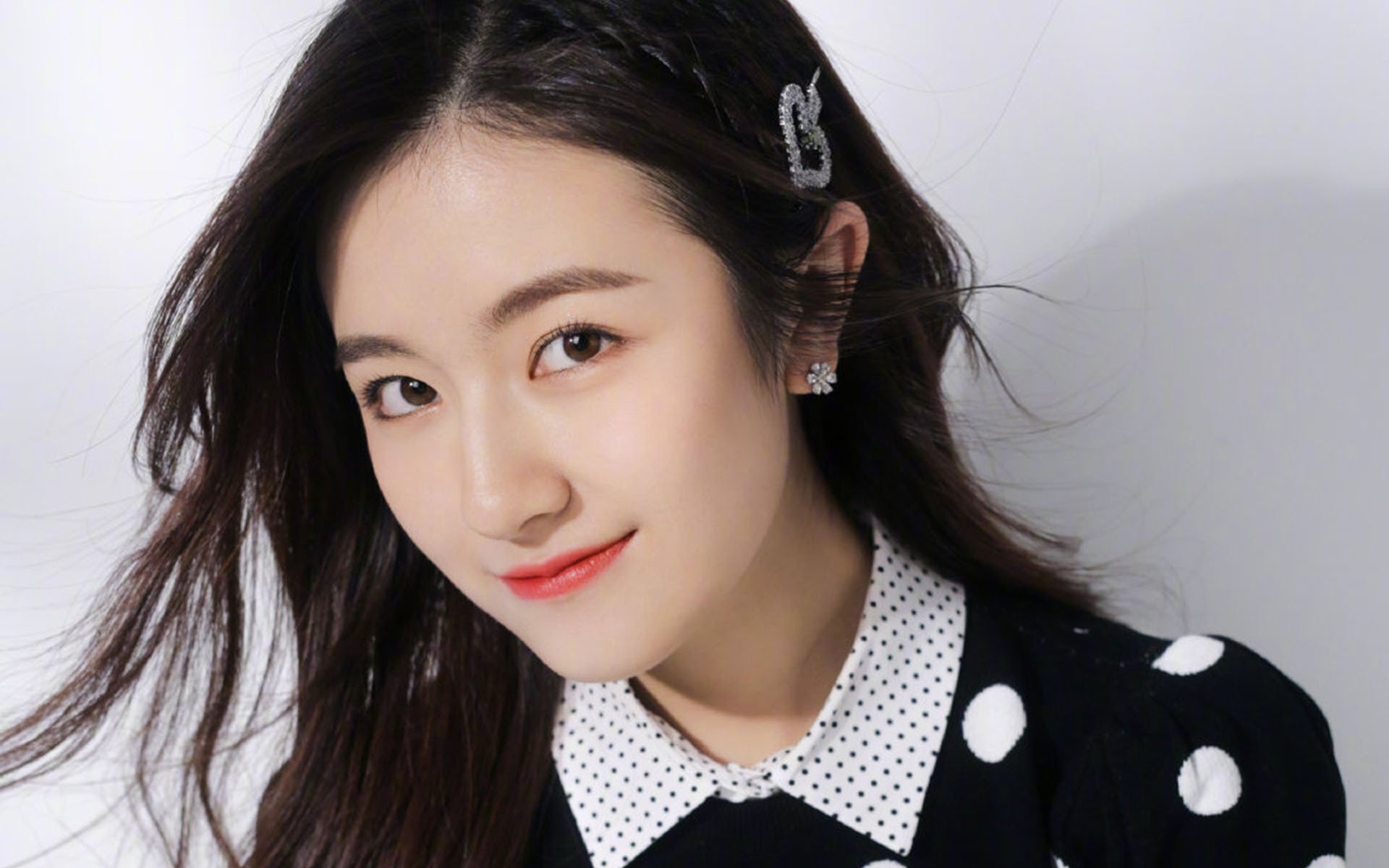 爱游戏娱乐-云端溜索体验：悬挂在天空的惊险快感