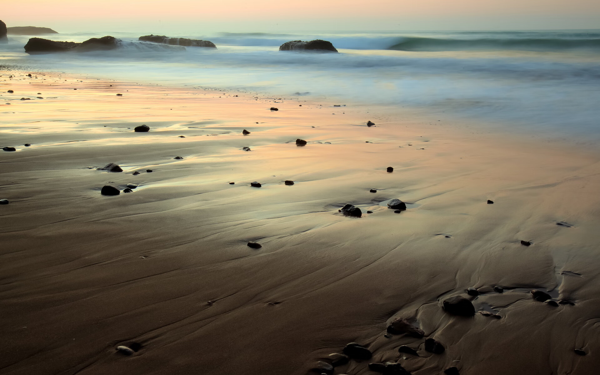 爱游戏官网-法甲“战术风暴”再起，比赛观赏性增强，法甲战报