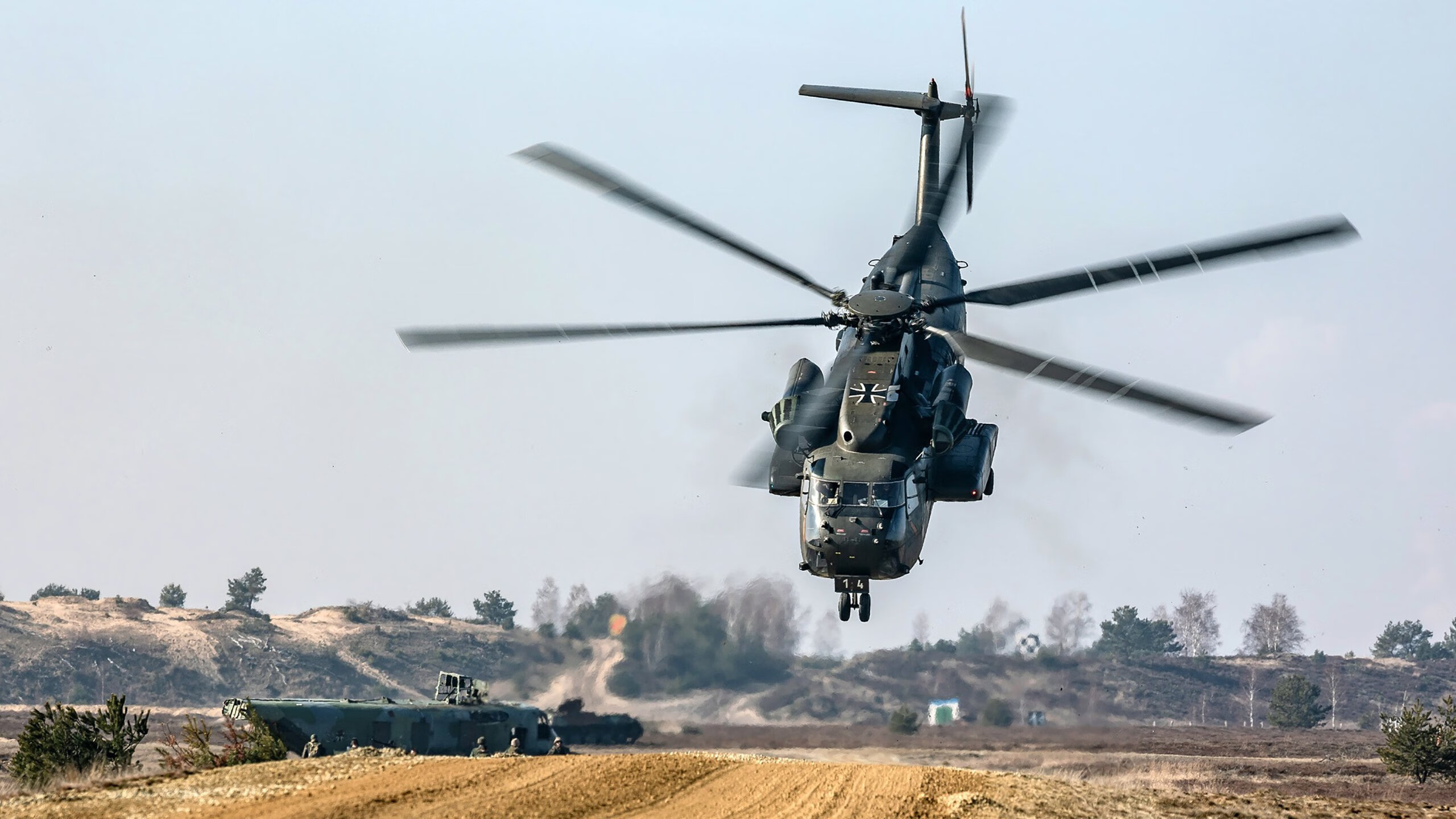 AYX官网-美国反曲弓男队在东京奥运会中夺得银牌，反曲弓世界排名第一