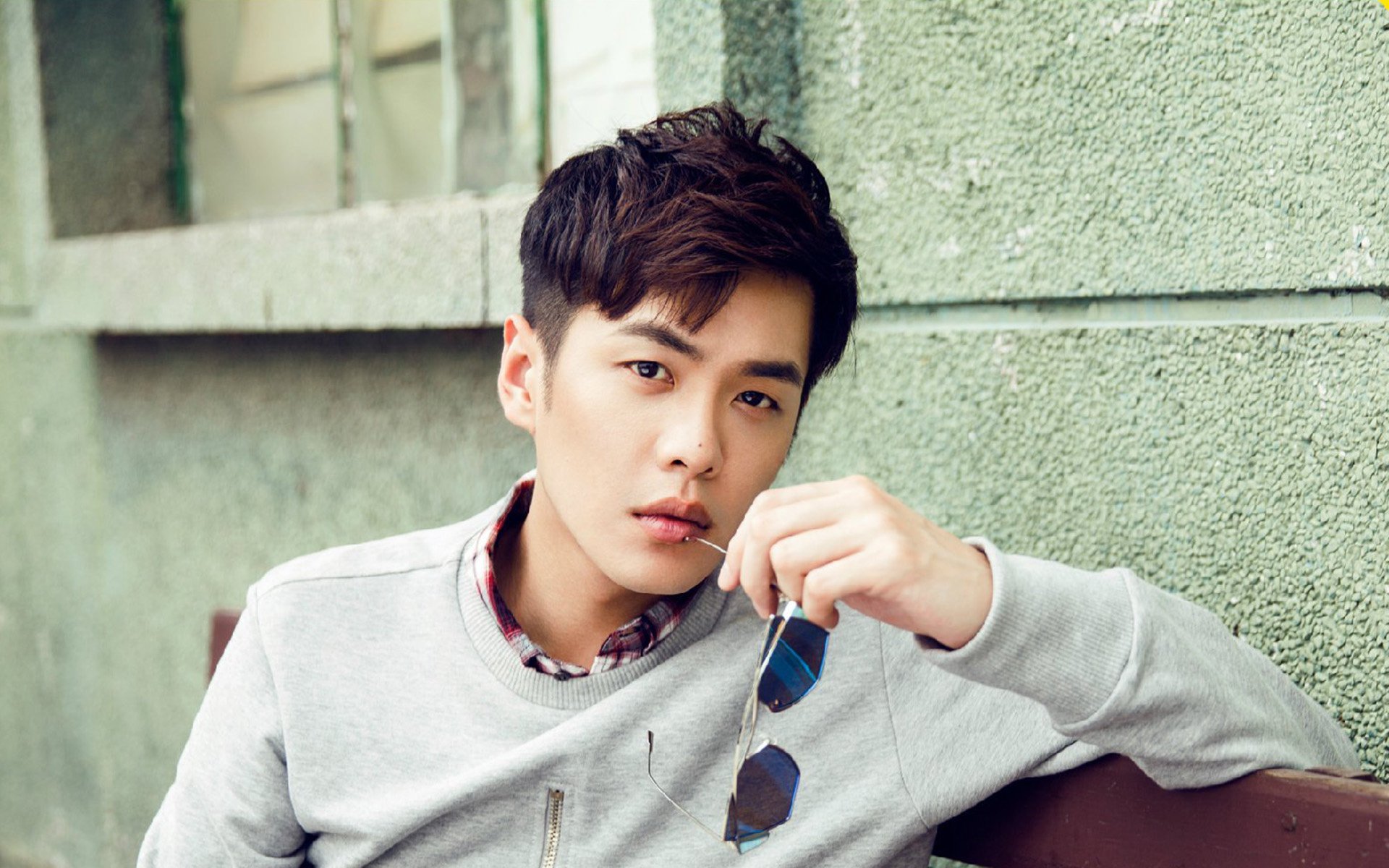 爱游戏官网-勇士队伤病潮汹涌，季后赛形势岌岌可危，勇士队新赛季