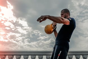 AYX GAME-詹姆斯亲自指导小将完成训练动作，詹姆斯训练有多刻苦